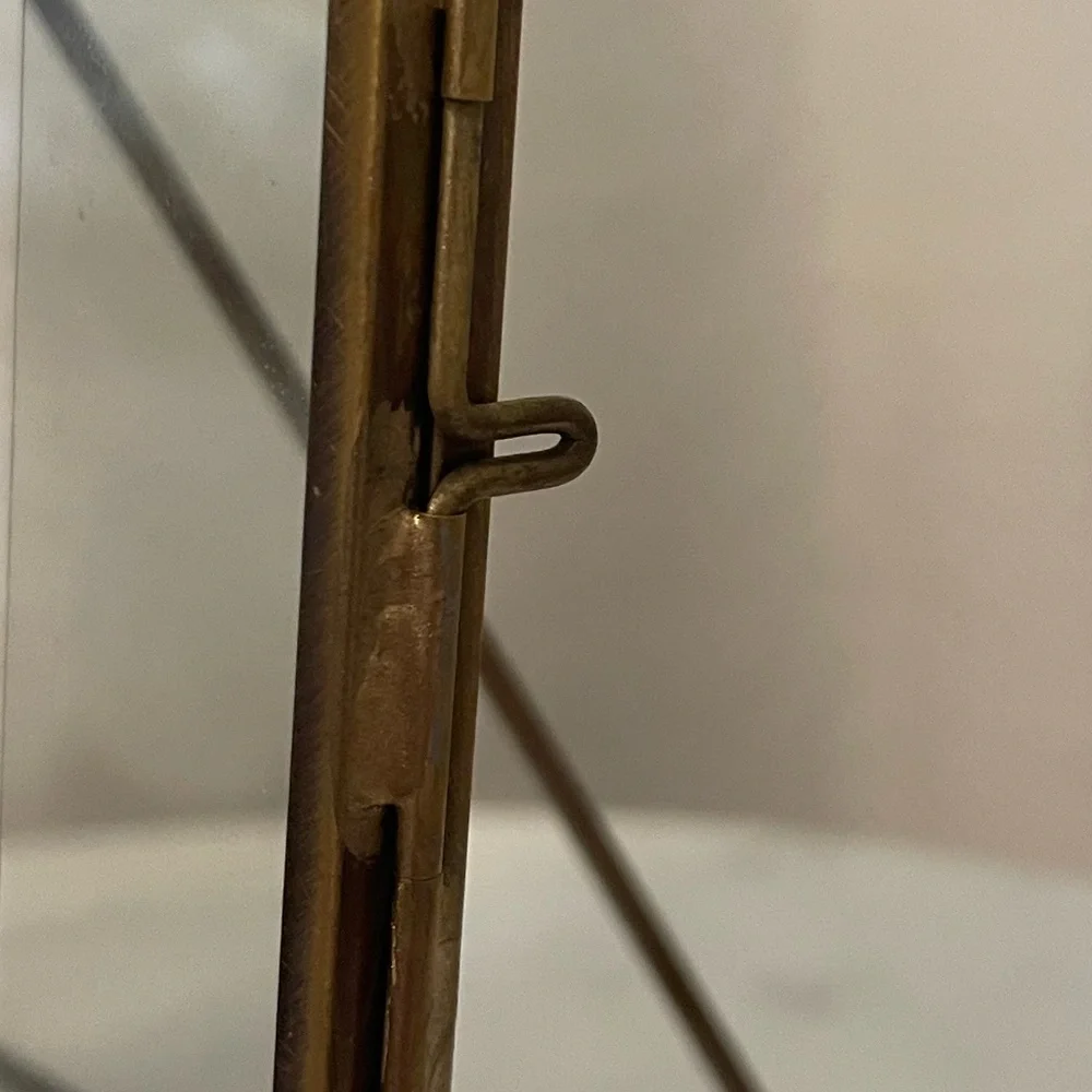 Clear Gold Frame - Picture 3 of 4